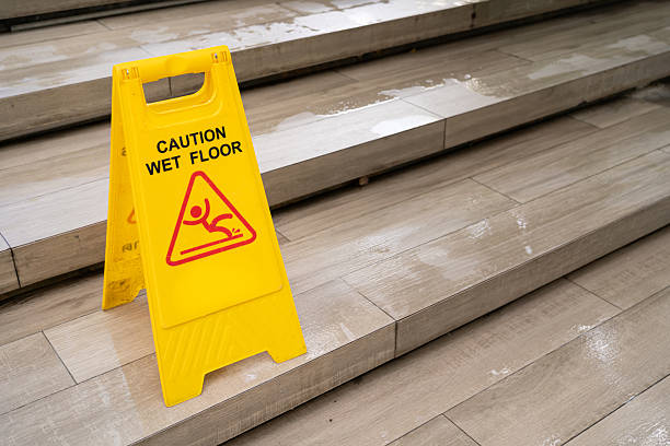 Wie Sie die häufigsten Mängel bei der Treppenhausreinigung in Dresden vermeiden